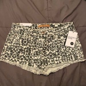 Joe’s Jeans Collector’s Edition Cut Off Short